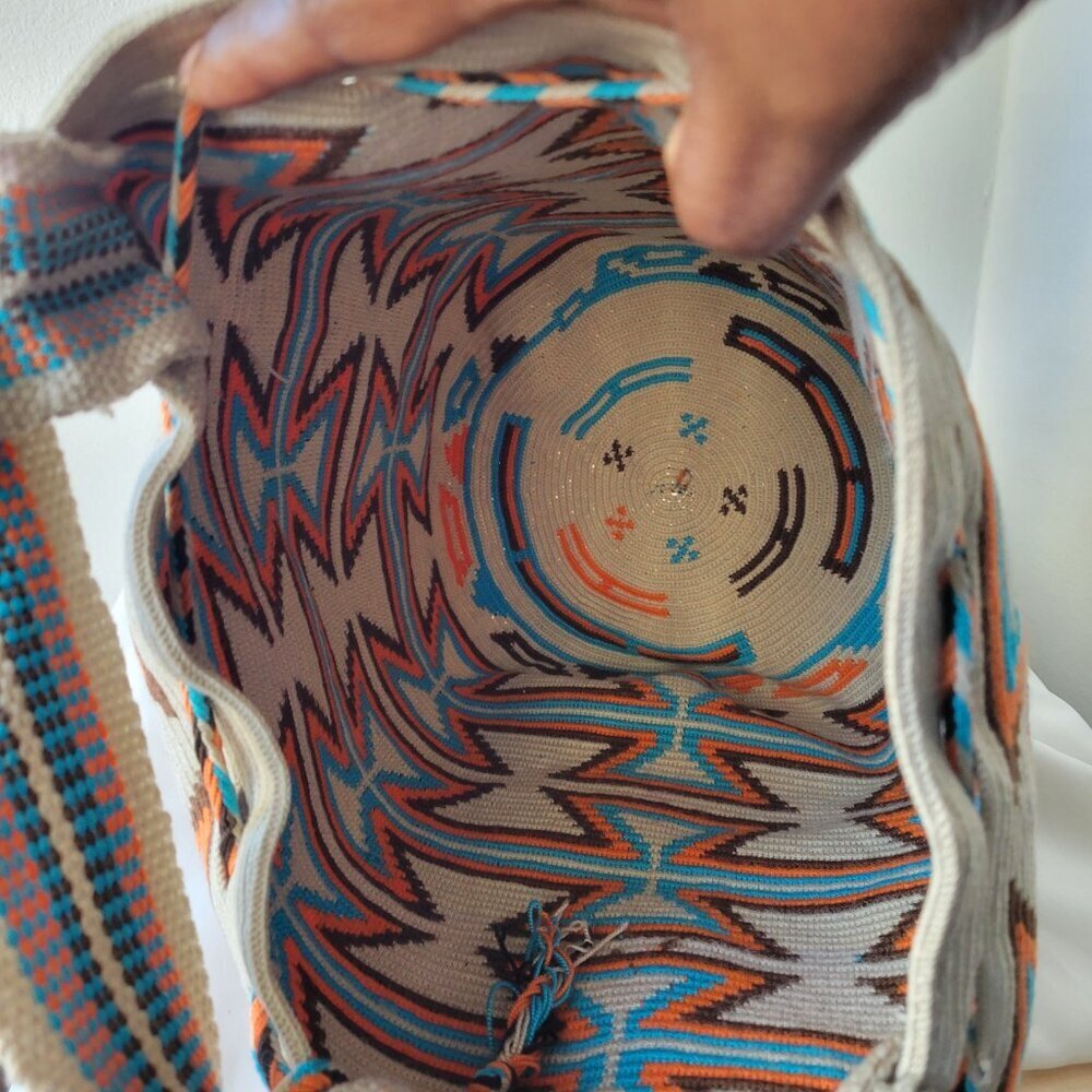 Wayuu Handmade Mochila Colombian Crochet Bag - Picture 4 of 15